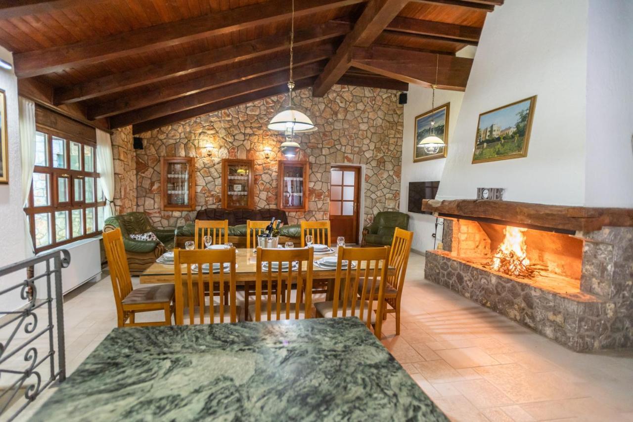 Villa Amalia Siroki Brijeg ภายนอก รูปภาพ